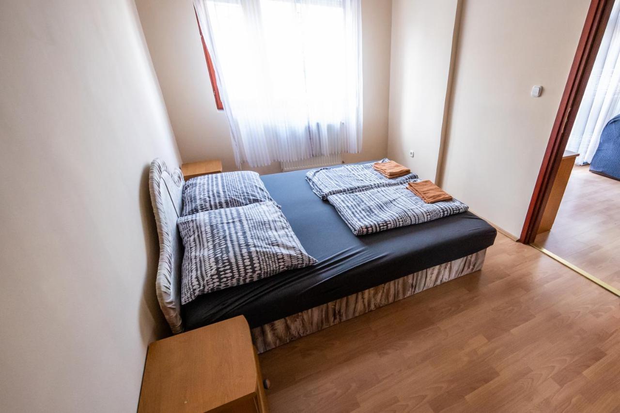 Ferienwohnung Elit Apartman Debrecen Exterior foto