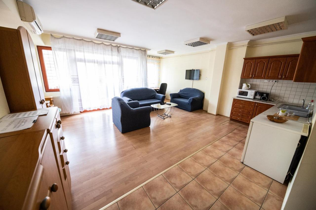 Ferienwohnung Elit Apartman Debrecen Exterior foto