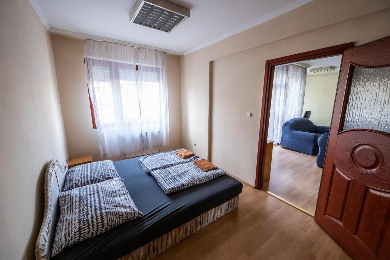 Ferienwohnung Elit Apartman Debrecen Exterior foto